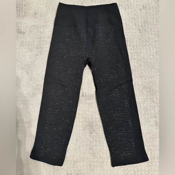 lululemon athletica Pants - Lululemon Flow Crop Leggings